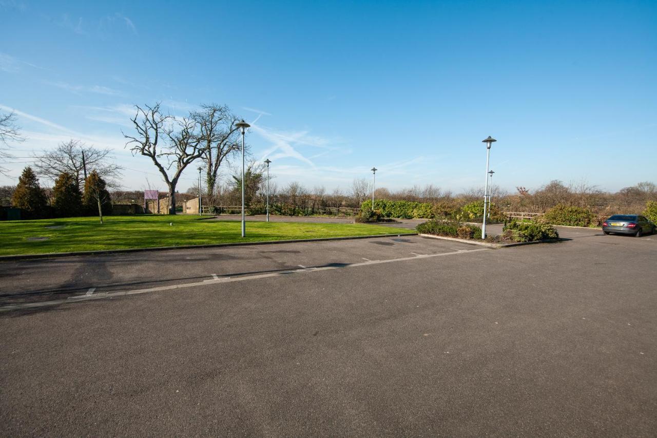 Berwick Manor Hotel Rainham  Dış mekan fotoğraf