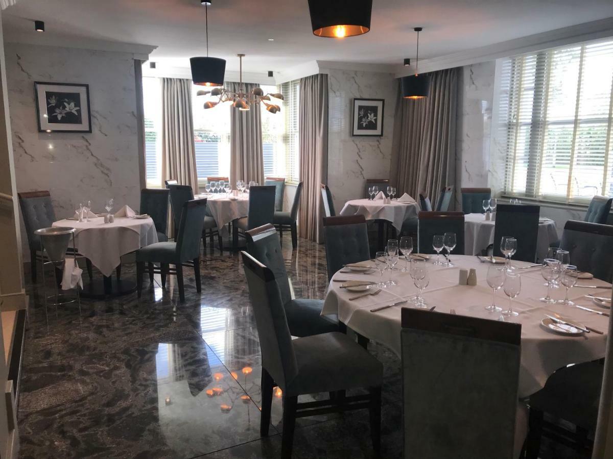 Berwick Manor Hotel Rainham  Dış mekan fotoğraf