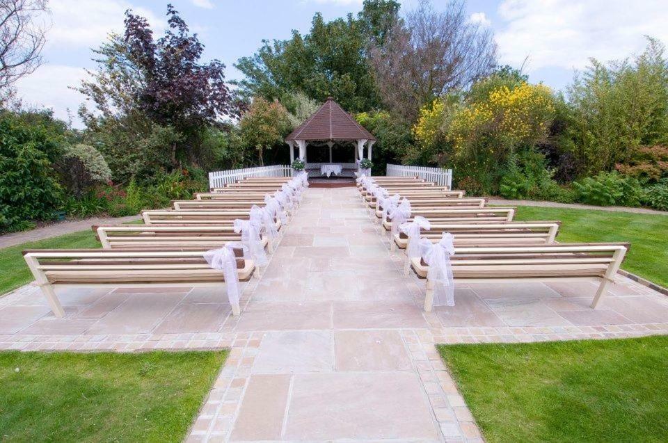 Berwick Manor Hotel Rainham  Dış mekan fotoğraf